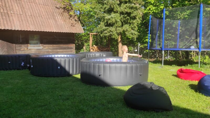 Pripučiamos masažinės vonios Pripučiami kubilai